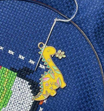 Yellow dragon needle minder