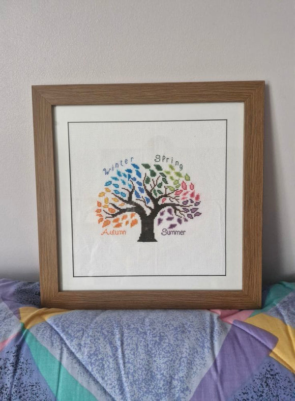 Jahreszeitenbaum-Kreuzstichset